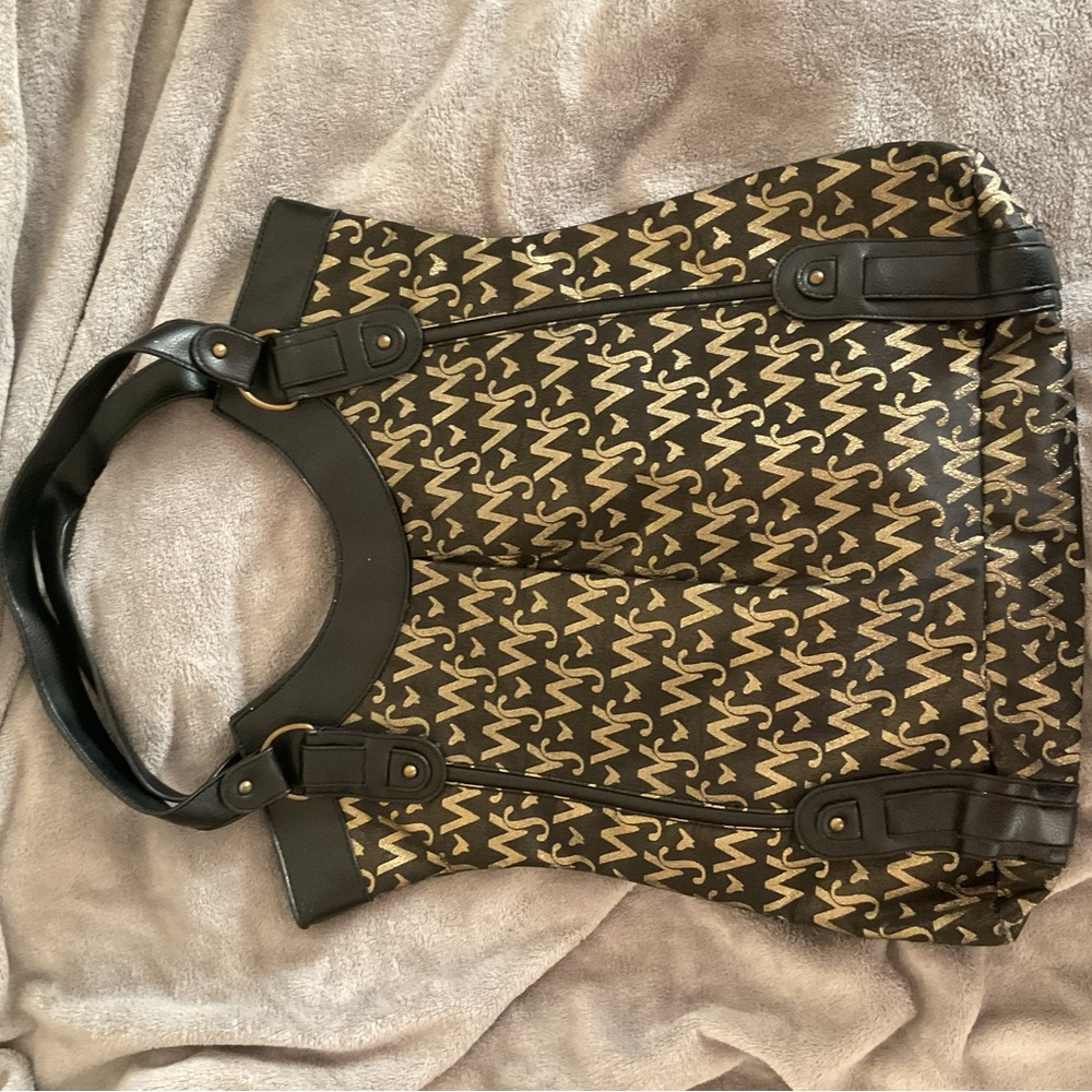 Stylish Black and Gold Women's Bag